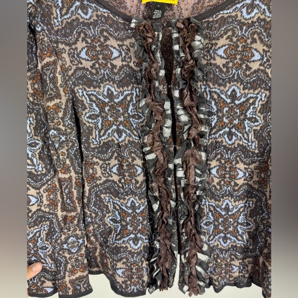 St John SoCa knit cardigan top with mid ruffle. large - Picture 3 of 5